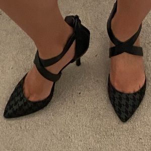 Enzo Angiolini houndstooth cross cross heels